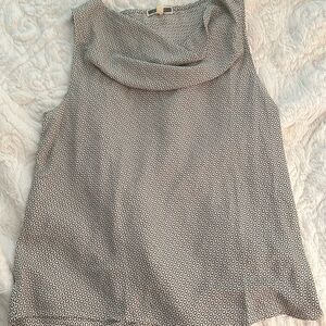 Sleeveless scoop neck blouse